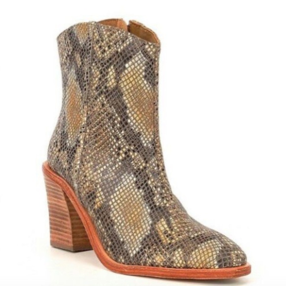 Free People Shoes - 💖HP💖 NWT Free People Barclay Leather Boots